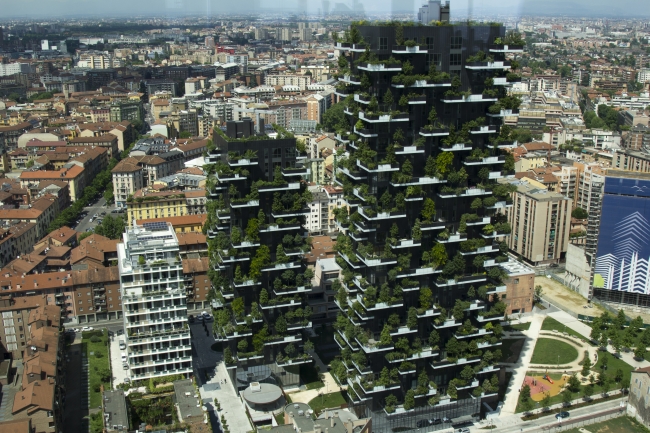 I due grattacieli di Milano, noti come bosco verticale