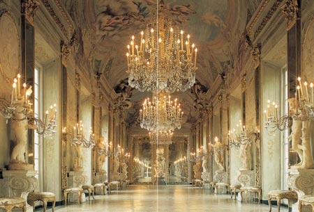 galleria degli specchi a Palazzo Reale