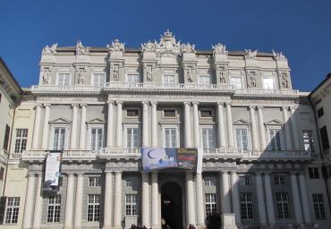 facciata del ducale su piazza matteotti